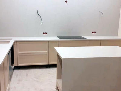 Столешница и стеновые панели на кухню из кварцевого агломерата CaesarStone 5000