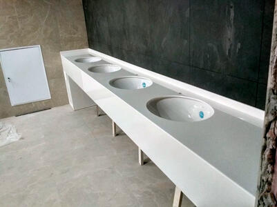 Столешница в туалет в ТЦ ''РИО'' из акрилового камня Grandex S 204